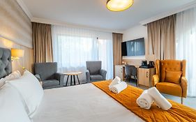 Mazurkowa - z widokiem na Karkonosze i Śnieżkę, darmowy parking, obok restauracja Mazurkowa Chata